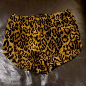 Vintage Lipservice Leopard Shorts. Size small.